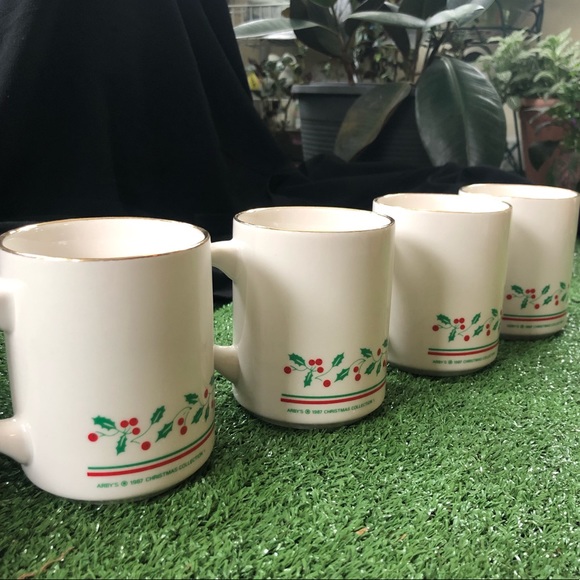 Arby’s 1987 Christmas Collection Coffee Mug Set - Picture 7 of 10